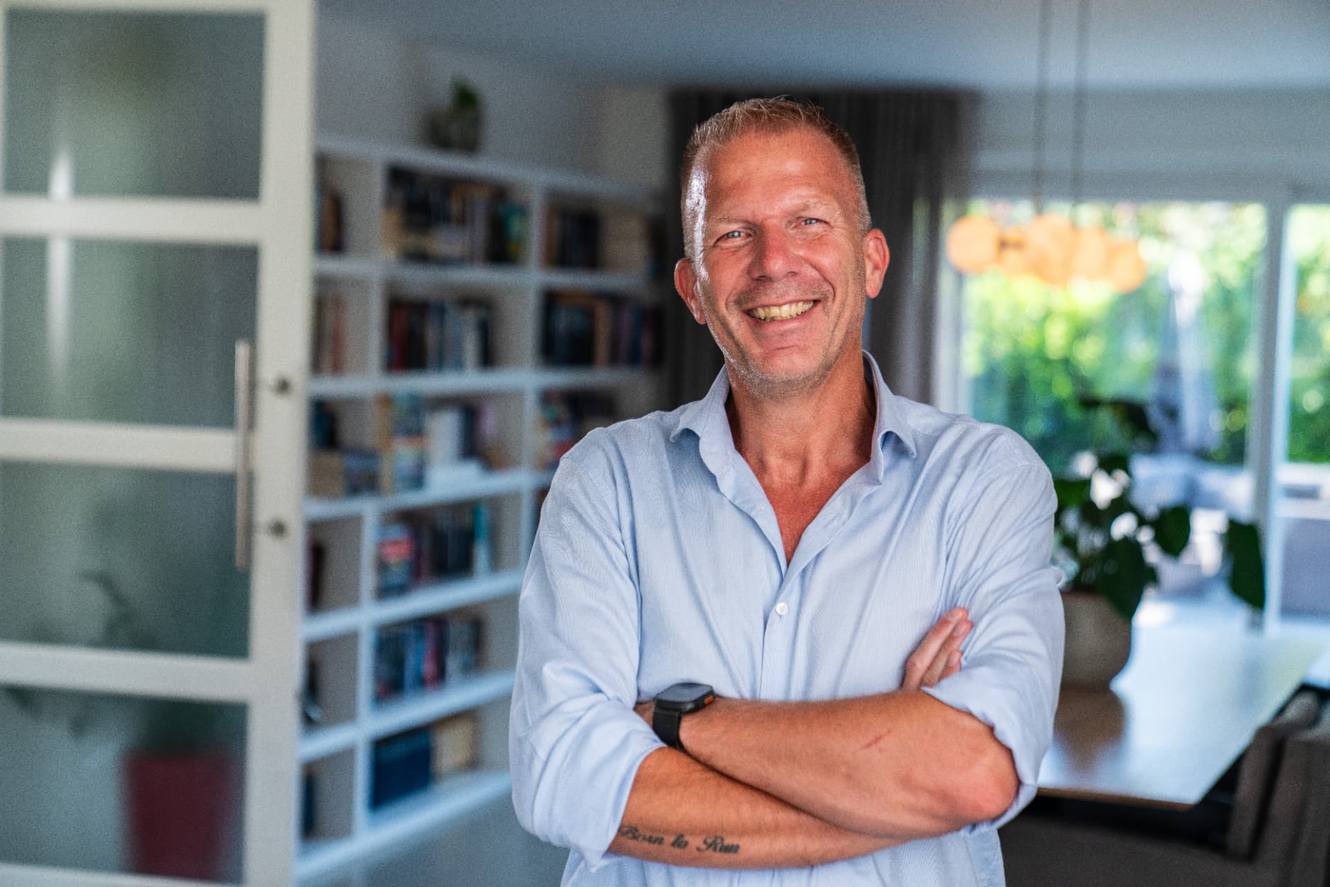 Portret van Marc Stuifzand, oprichter van Ik Gehoor Erbij